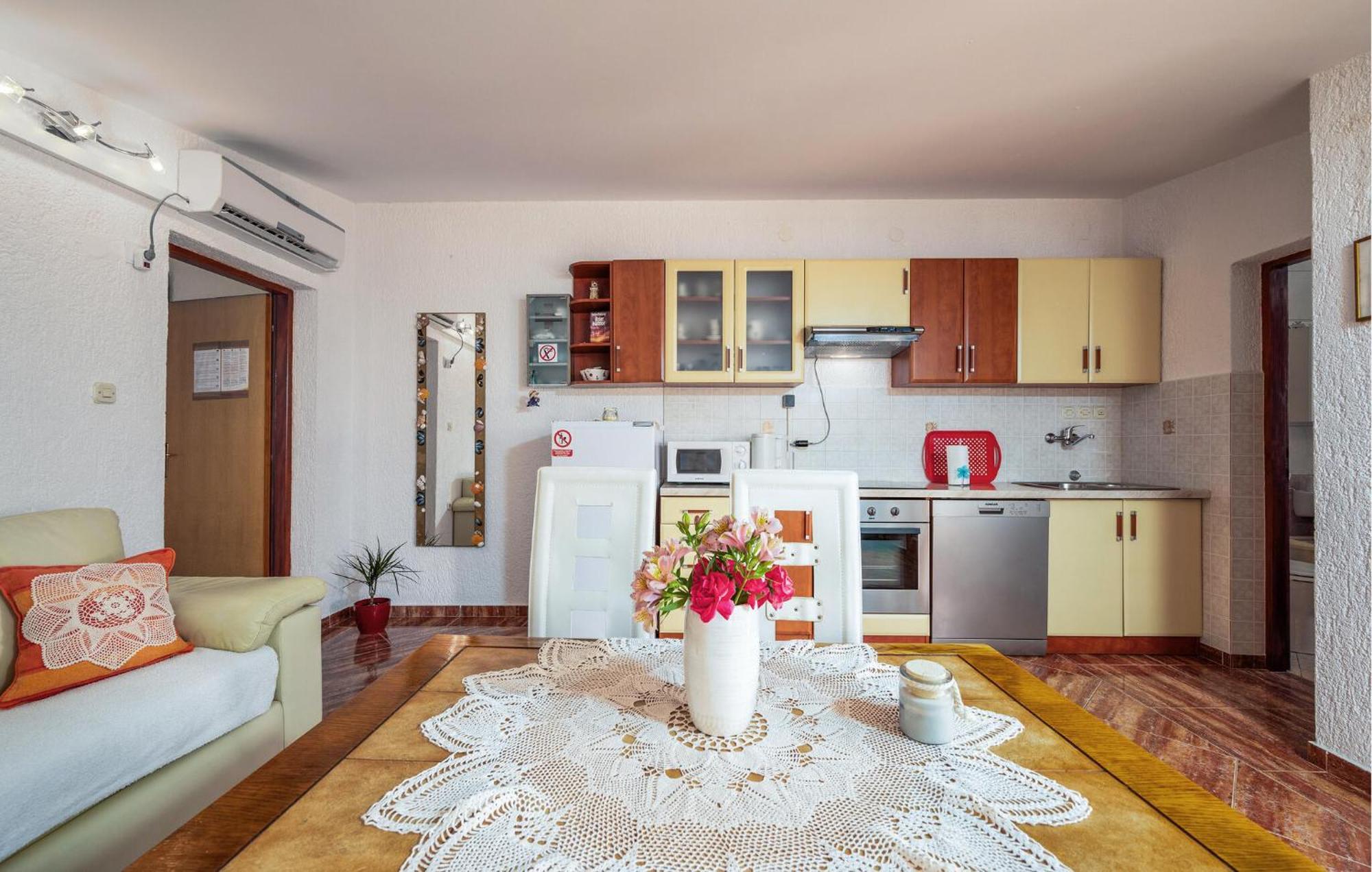 1 Bedroom Beautiful Apartment In Betiga Барбарига Экстерьер фото